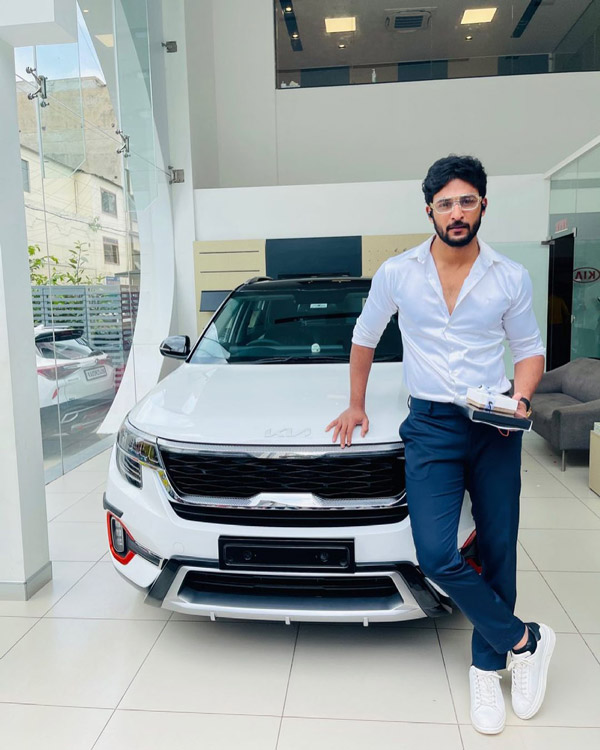 ಹೊಸ ಕಿಯಾ ಸೆಲ್ಟೋಸ್ ಕಾರನ್ನು ಖರೀದಿಸಿದ ಕಿರುತೆರೆ ನಟ ದಿಲೀಪ್ ಶೆಟ್ಟಿ