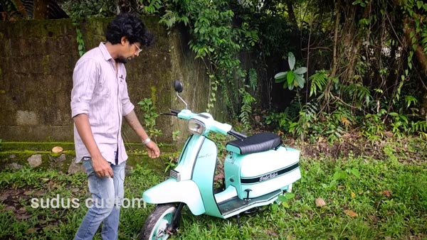 ಮನೆಯಲ್ಲೇ ತಯಾರಾಯ್ತು ವಿಜಯ್ ಸೂಪರ್ ಸ್ಕೂಟರ್ನಂತೆ ಕಾಣುವ ಎಲೆಕ್ಟ್ರಿಕ್ ಸ್ಕೂಟರ್