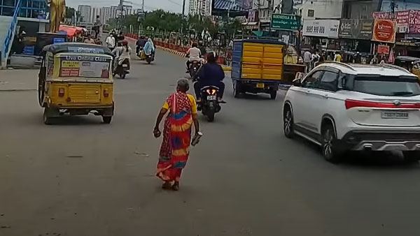 ವಯೋ ವೃದ್ಧೆಗೆ ಗುದ್ದಿ ಪರಾರಿಯಾದ ಅಪ್ರಾಪ್ತ ವಯಸ್ಕ ಸ್ಕೂಟರ್ ಸವಾರ