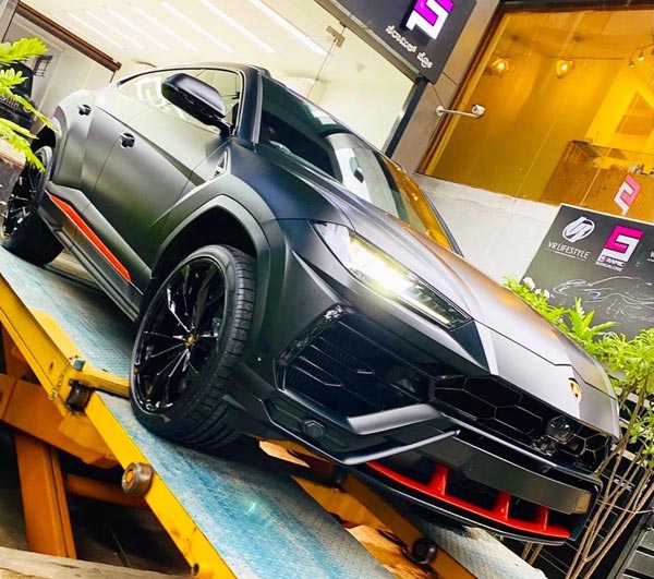 Lamborghini Urus Graphite Capsule ಕಾರನ್ನು ಖರೀದಿಸಿದ ಭಾರತದ ಮೊದಲಿಗ ನಟ Jr NTR