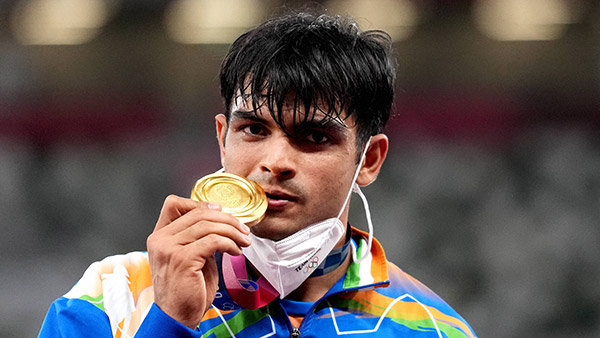 ನೀರಜ್ ಹೆಸರಿನ ವ್ಯಕ್ತಿಗಳಿಗೆ ಉಚಿತವಾಗಿ ರೂ.501 ಬೆಲೆಯ ಪೆಟ್ರೋಲ್ ನೀಡಿದ ಪೆಟ್ರೋಲ್ ಬಂಕ್ ಮಾಲೀಕ