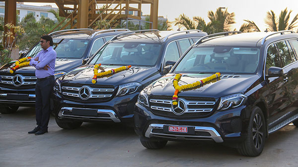 ಭಾರತ ಮಹಿಳಾ ಹಾಕಿ ತಂಡದ ಆಟಗಾರರಿಗೆ ಭರ್ಜರಿ ಆಫರ್ ನೀಡಿದ ವಜ್ರದ ವ್ಯಾಪಾರಿ