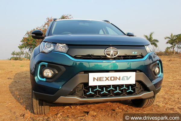 ಮುನ್ಸಿಪಲ್ ಕಾರ್ಪೊರೇಶನ್ಗೆ Tata Nexon ಎಲೆಕ್ಟ್ರಿಕ್ ಕಾರುಗಳನ್ನು ವಿತರಿಸಿದ Tata Motors