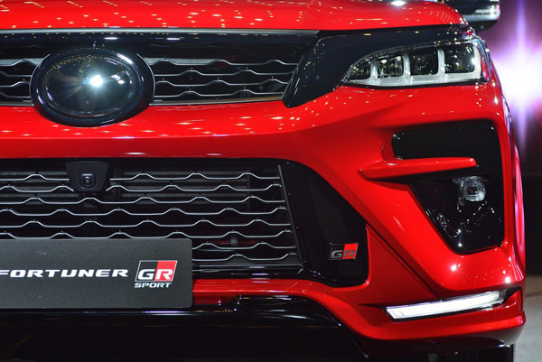 ಆಕರ್ಷಕ ವಿನ್ಯಾಸದಲ್ಲಿ ಬಿಡುಗಡೆಗೊಂಡ Toyota Fortuner GR Sport