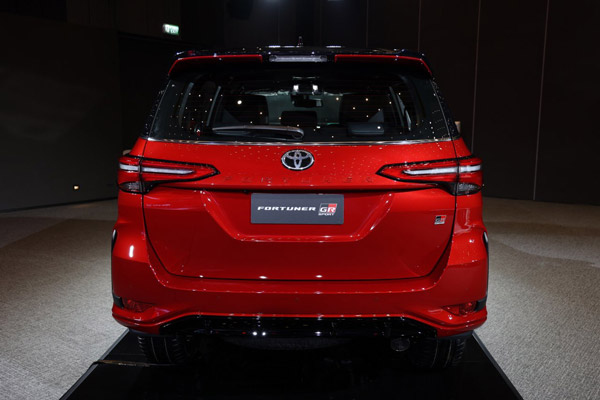 ಆಕರ್ಷಕ ವಿನ್ಯಾಸದಲ್ಲಿ ಬಿಡುಗಡೆಗೊಂಡ Toyota Fortuner GR Sport