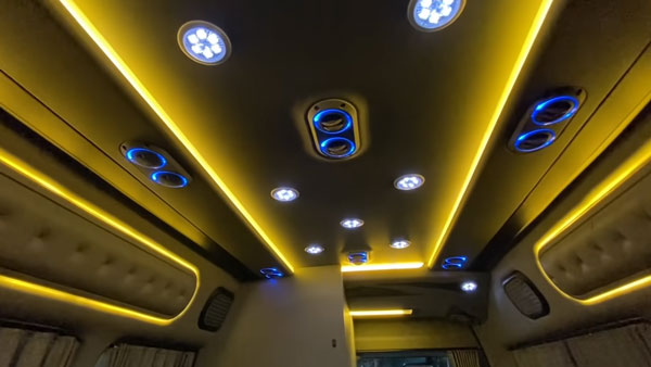 ಮೋಟಾರ್ ಹೋಂನಂತೆ ಮಾಡಿಫೈಗೊಂಡ Toyota Hiace ಎಂಪಿವಿ