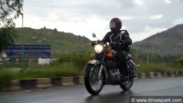 ಬೈಕ್ ರಿವ್ಯೂ: ಹೊಸ ಅಪ್ಡೇಟ್ಗಳೊಂದಿಗೆ ರಸ್ತೆಗಿಳಿದ 2021ರ Royal Enfield Classic 350