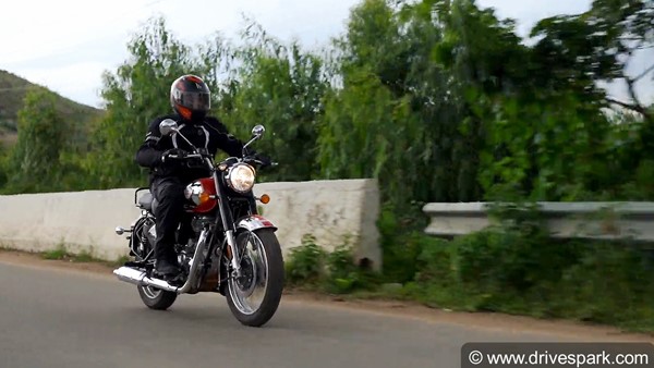 ಬೈಕ್ ರಿವ್ಯೂ: ಹೊಸ ಅಪ್ಡೇಟ್ಗಳೊಂದಿಗೆ ರಸ್ತೆಗಿಳಿದ 2021ರ Royal Enfield Classic 350