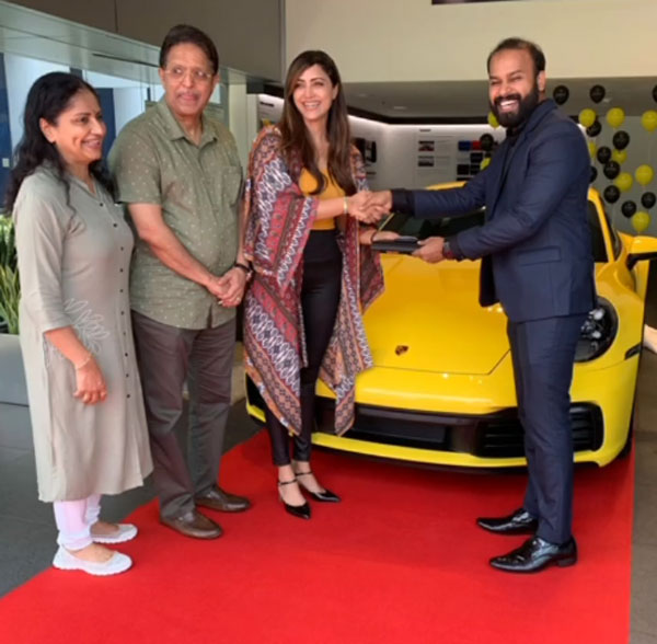 ಐಷಾರಾಮಿ Porsche ಸ್ಪೋರ್ಟ್ಸ್ ಕಾರು ಖರೀದಿಸಿದ ನಟಿ ಮಮತಾ ಮೋಹನ್ದಾಸ್