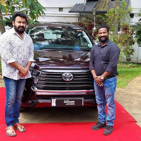 ಹೊಸ Toyota Innova Crysta ಕಾರು ಖರೀದಿಸಿದ ನಟ ಮೋಹನ್ ಲಾಲ್