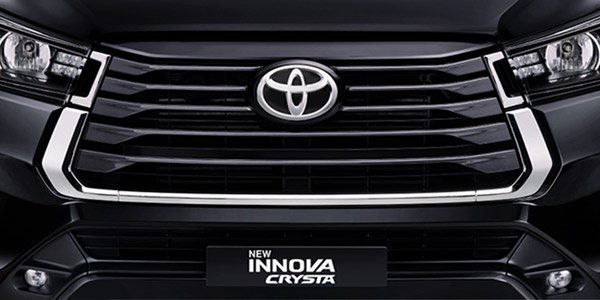 ಹೊಸ Toyota Innova Crysta ಕಾರು ಖರೀದಿಸಿದ ನಟ ಮೋಹನ್ ಲಾಲ್