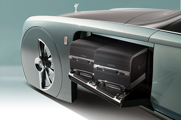 ಚೊಚ್ಚಲ ಎಲೆಕ್ಟ್ರಿಕ್ ಕಾರಿನ ಪ್ರದರ್ಶನಕ್ಕೆ ಮುಂದಾದ Rolls Royce