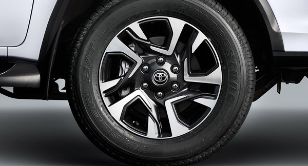 ಭಾರತದಲ್ಲಿ ಬಿಡುಗಡೆಯಾಗಲಿದೆ ಹೊಸ Toyota Fortuner Legender 4X4 ವೆರಿಯೆಂಟ್