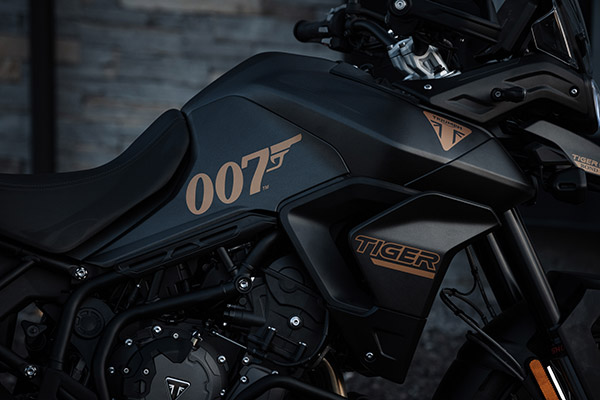 ಆಕರ್ಷಕ ವಿನ್ಯಾಸದಲ್ಲಿ ಅನಾವರಣಗೊಂಡ Triumph Tiger 900 Bond ಎಡಿಷನ್
