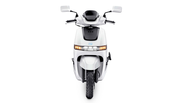 ಆಗಸ್ಟ್ ತಿಂಗಳ ಮಾರಾಟದಲ್ಲಿ Bajaj Chetak ಎಲೆಕ್ಟ್ರಿಕ್ ಸ್ಕೂಟರನ್ನು ಹಿಂದಿಕ್ಕಿದ TVS iQube