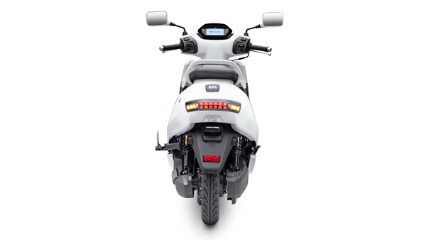 ಆಗಸ್ಟ್ ತಿಂಗಳ ಮಾರಾಟದಲ್ಲಿ Bajaj Chetak ಎಲೆಕ್ಟ್ರಿಕ್ ಸ್ಕೂಟರನ್ನು ಹಿಂದಿಕ್ಕಿದ TVS iQube