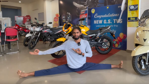 ಹೊಸ ಬೈಕ್ ಪಡೆದ ಖುಷಿಯಲ್ಲಿ ಯೋಗ ಪ್ರದರ್ಶಿಸಿದ ಶಿಕ್ಷಕ!