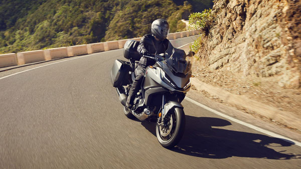 ಹೊಸ ಫೀಚರ್ಸ್ಗಳೊಂದಿಗೆ ಅನಾವರಣಗೊಂಡ Honda NT1100 ಸ್ಪೋರ್ಟ್ಸ್ ಟೂರರ್ ಬೈಕ್