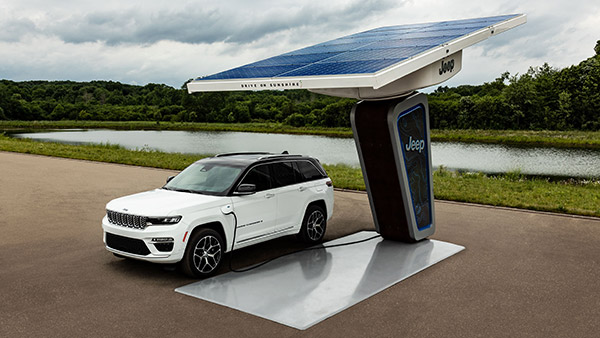 ಆಕರ್ಷಕ ವಿನ್ಯಾಸದಲ್ಲಿ ಅನಾವರಣಗೊಂಡ ಹೊಸ Jeep Grand Cherokee ಎಸ್ಯುವಿ