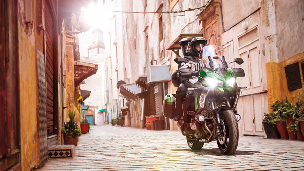 ಹೊಸ ನವೀಕರಣಗಳೊಂದಿಗೆ ಅನಾವರಣಗೊಂಡ 2022ರ Kawasaki Versys 1000 ಬೈಕ್