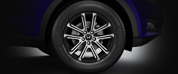 ಹೊಸ XUV700 ಎಸ್ಯುವಿ ಕಾರಿನ ವಿತರಣೆ ಆರಂಭಿಸಿದ Mahindra
