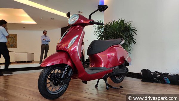 ಗಗನಕ್ಕೇರಿದ ಇಂಧನ ಬೆಲೆ: ಭಾರೀ ಬೇಡಿಕೆ ಪಡೆದುಕೊಂಡ Bajaj Chetak ಎಲೆಕ್ಟ್ರಿಕ್ ಸ್ಕೂಟರ್