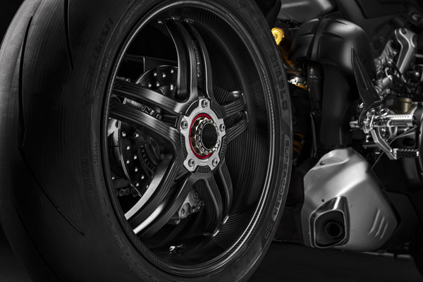 ದೇಶಿಯ ಮಾರುಕಟ್ಟೆಯಲ್ಲಿ ಹೊಸ Panigale V4 SP ಸೂಪರ್ಬೈಕ್ ಬಿಡುಗಡೆಗೊಳಿಸಿದ Ducati