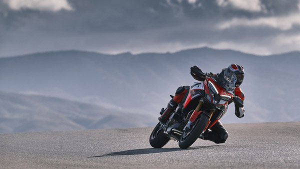 ಹೊಸ ಫೀಚರ್ಸ್ಗಳೊಂದಿಗೆ ಅನಾವರಣಗೊಂಡ Ducati Multistrada V4 Pikes Peak ವೆರಿಯೆಂಟ್
