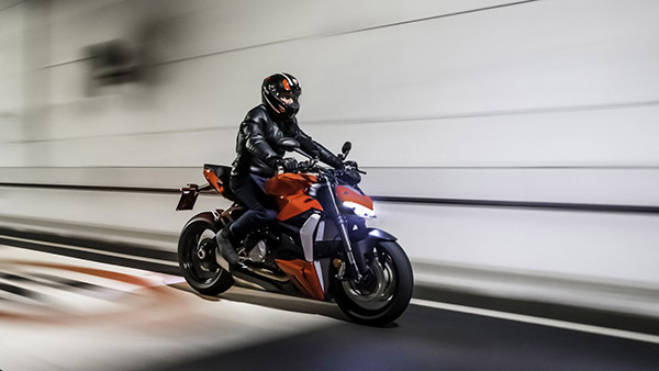 ಅತ್ಯಾಧುನಿಕ ಫೀಚರ್ಸ್ಗಳೊಂದಿಗೆ ಅನಾವರಣಗೊಂಡ ಹೊಸ Ducati Streetfighter V2 ಬೈಕ್
