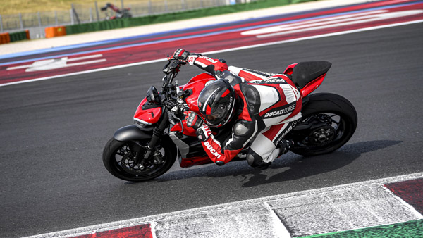 ಅತ್ಯಾಧುನಿಕ ಫೀಚರ್ಸ್ಗಳೊಂದಿಗೆ ಅನಾವರಣಗೊಂಡ ಹೊಸ Ducati Streetfighter V2 ಬೈಕ್