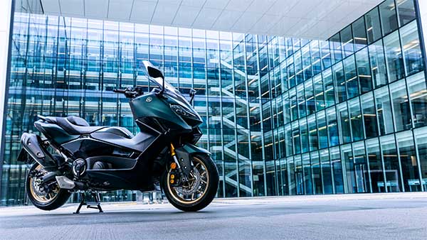 ಸ್ಪೋರ್ಟಿ ಲುಕ್ನಲ್ಲಿ ಅನಾವರಣಗೊಂಡ 2022ರ Yamaha TMax ಸ್ಕೂಟರ್