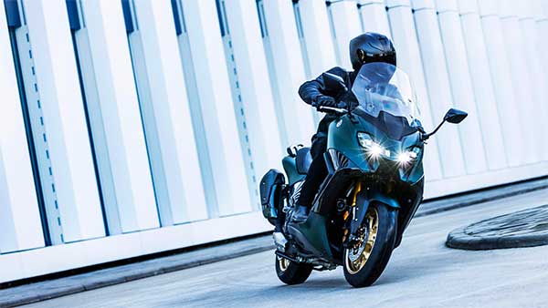 ಸ್ಪೋರ್ಟಿ ಲುಕ್ನಲ್ಲಿ ಅನಾವರಣಗೊಂಡ 2022ರ Yamaha TMax ಸ್ಕೂಟರ್