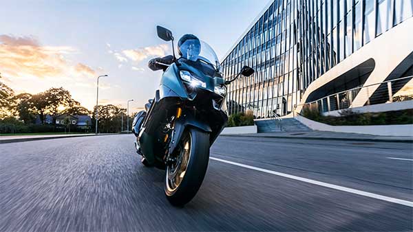 ಸ್ಪೋರ್ಟಿ ಲುಕ್ನಲ್ಲಿ ಅನಾವರಣಗೊಂಡ 2022ರ Yamaha TMax ಸ್ಕೂಟರ್
