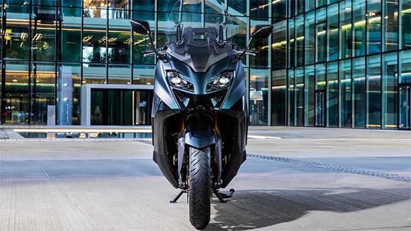 ಸ್ಪೋರ್ಟಿ ಲುಕ್ನಲ್ಲಿ ಅನಾವರಣಗೊಂಡ 2022ರ Yamaha TMax ಸ್ಕೂಟರ್