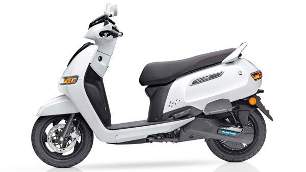 ಅಕ್ಟೋಬರ್ ತಿಂಗಳ ಮಾರಾಟದಲ್ಲಿ ಅಗ್ರಸ್ಥಾನಕ್ಕೇರಿದ Bajaj Chetak ಎಲೆಕ್ಟ್ರಿಕ್ ಸ್ಕೂಟರ್