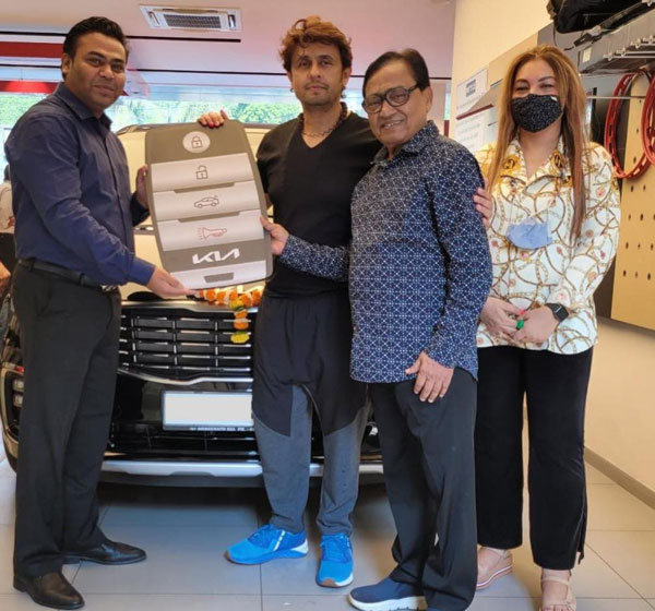 ಹೊಸ Kia Carnival ಕಾರು ಖರೀದಿಸಿದ ಗಾಯಕ ಸೋನು ನಿಗಮ್