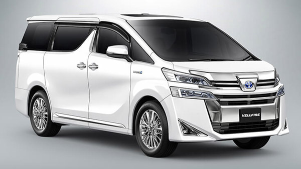 ದುಬಾರಿ ಬೆಲೆಯ Toyota Vellfire ಕಾರು ಖರೀದಿಸಿದ ನಟ ವಿಜಯ್ ಬಾಬು