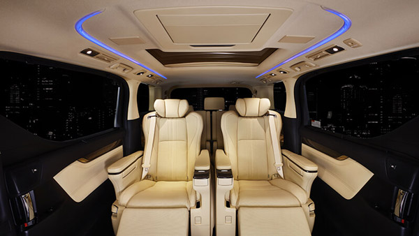 ದುಬಾರಿ ಬೆಲೆಯ Toyota Vellfire ಕಾರು ಖರೀದಿಸಿದ ನಟ ವಿಜಯ್ ಬಾಬು