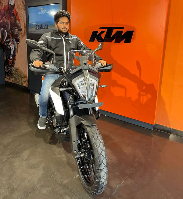 ನಮ್ಮ ಬೆಂಗಳೂರಿನಲ್ಲಿ ಹೊಸ ಮೈಲಿಗಲ್ಲು ಸೃಷ್ಟಿಸಿದ KTM 390 Adventure ಬೈಕ್