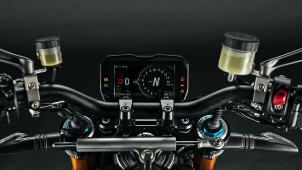 ದುಬಾರಿ ಬೆಲೆಯ Ducati ಬೈಕ್ ಖರೀದಿಸಿದ ಬಾಲಿವುಡ್ ನಟ
