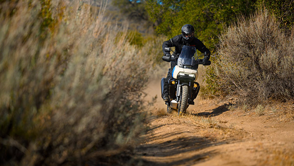 ಹೊಸ ನವೀಕರಣಗಳೊಂದಿಗೆ ಅನಾವರಣಗೊಂಡ 2022ರ Harley Davidson Pan America 1250 ಬೈಕ್