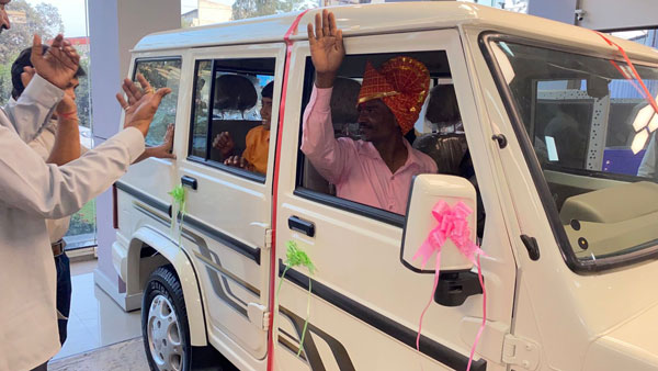 ಗುಜರಿ ವಸ್ತುಗಳಿಂದ ಜೀಪ್ ತಯಾರಿಸಿದ ವ್ಯಕ್ತಿಗೆ ಬೊಲೆರೊ ಉಡುಗೊರೆಯಾಗಿ ನೀಡಿದ ಆನಂದ್ ಮಹೀಂದ್ರಾ