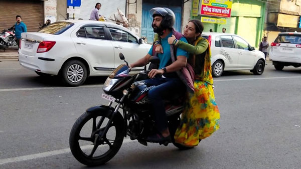 ನಕಲಿ ನಂಬರ್ ಪ್ಲೇಟ್ ಬಳಕೆ: ವಿಕ್ಕಿ ಕೌಶಲ್, ಸಾರಾ ಅಲಿ ಖಾನ್ ವಿರುದ್ಧ ದೂರು ದಾಖಲಾದ ಪ್ರಕರಣಕ್ಕೆ ಟ್ವಿಸ್ಟ್