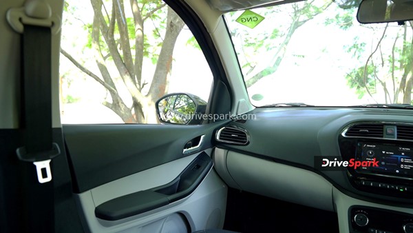 ಹೆಚ್ಚಿನ ಮೈಲೇಜ್, ಆಕರ್ಷಕ ವಿನ್ಯಾಸದ Tata Tiago i-CNG ರಿವ್ಯೂ