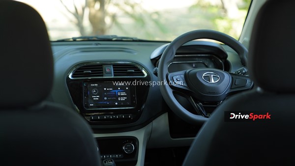 ಹೆಚ್ಚಿನ ಮೈಲೇಜ್, ಆಕರ್ಷಕ ವಿನ್ಯಾಸದ Tata Tiago i-CNG ರಿವ್ಯೂ