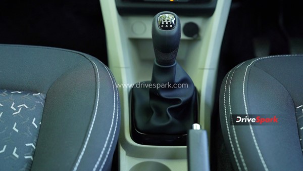 ಹೆಚ್ಚಿನ ಮೈಲೇಜ್, ಆಕರ್ಷಕ ವಿನ್ಯಾಸದ Tata Tiago i-CNG ರಿವ್ಯೂ
