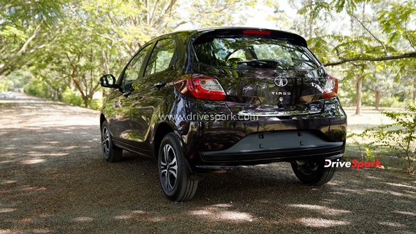 ಹೆಚ್ಚಿನ ಮೈಲೇಜ್, ಆಕರ್ಷಕ ವಿನ್ಯಾಸದ Tata Tiago i-CNG ರಿವ್ಯೂ