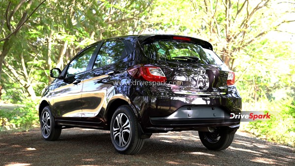 ಹೆಚ್ಚಿನ ಮೈಲೇಜ್, ಆಕರ್ಷಕ ವಿನ್ಯಾಸದ Tata Tiago i-CNG ರಿವ್ಯೂ