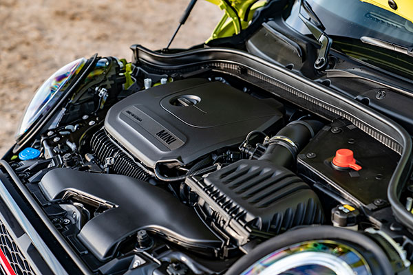 ಐಷಾರಾಮಿ Mini Cooper S ಕನ್ವರ್ಟಿಬಲ್ ಕಾರು ಖರೀದಿಸಿದ ಖ್ಯಾತ ನಟ