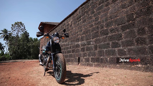 ಅತ್ಯಾಧುನಿಕ ಫೀಚರ್ಸ್, ಆಕರ್ಷಕ ವಿನ್ಯಾಸದ ಹೊಸ ರಾಯಲ್ ಎನ್ಫೀಲ್ಡ್ ಸ್ಕ್ರಾಮ್ 411 ಬೈಕ್ ರಿವ್ಯೂ